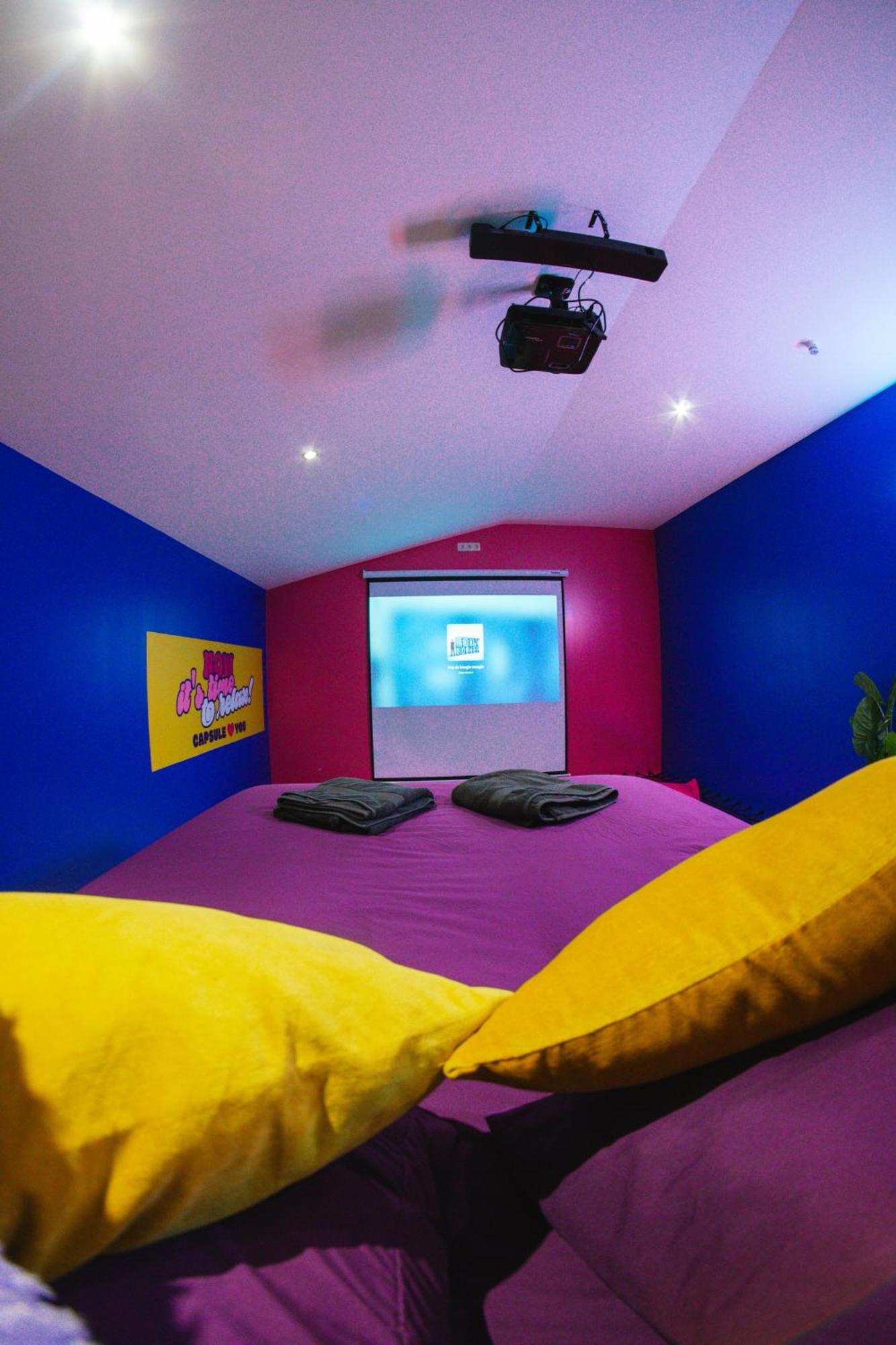 Capsule Boogie-Woogie - Jacuzzi - Sauna - Billard - Jeux - Ecran Geant - Filet Suspendu - Netflix La Louvière Eksteriør bilde