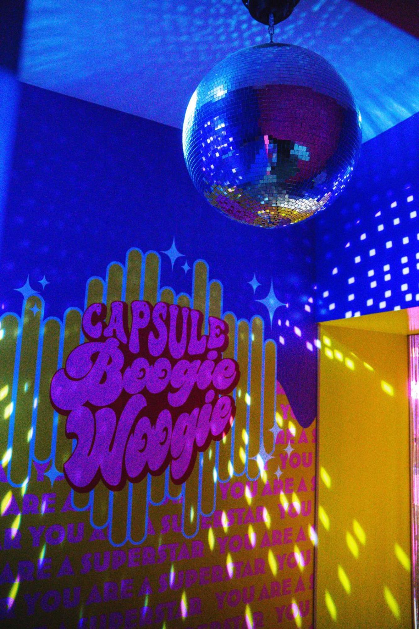 Capsule Boogie-Woogie - Jacuzzi - Sauna - Billard - Jeux - Ecran Geant - Filet Suspendu - Netflix La Louvière Eksteriør bilde