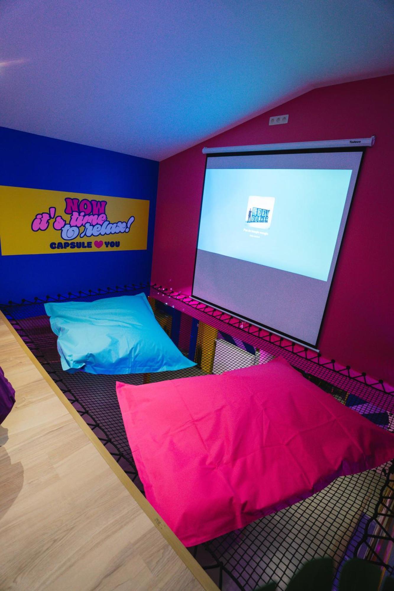 Capsule Boogie-Woogie - Jacuzzi - Sauna - Billard - Jeux - Ecran Geant - Filet Suspendu - Netflix La Louvière Eksteriør bilde