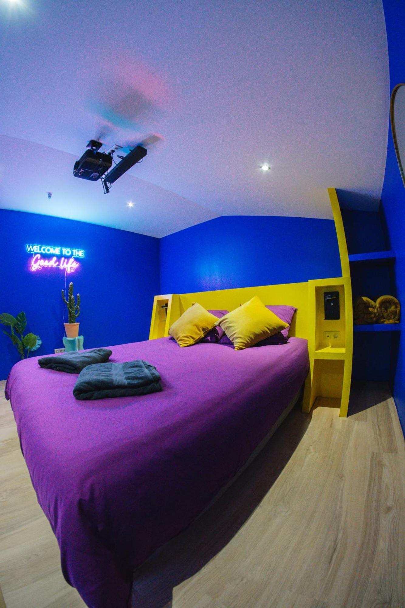 Capsule Boogie-Woogie - Jacuzzi - Sauna - Billard - Jeux - Ecran Geant - Filet Suspendu - Netflix La Louvière Eksteriør bilde